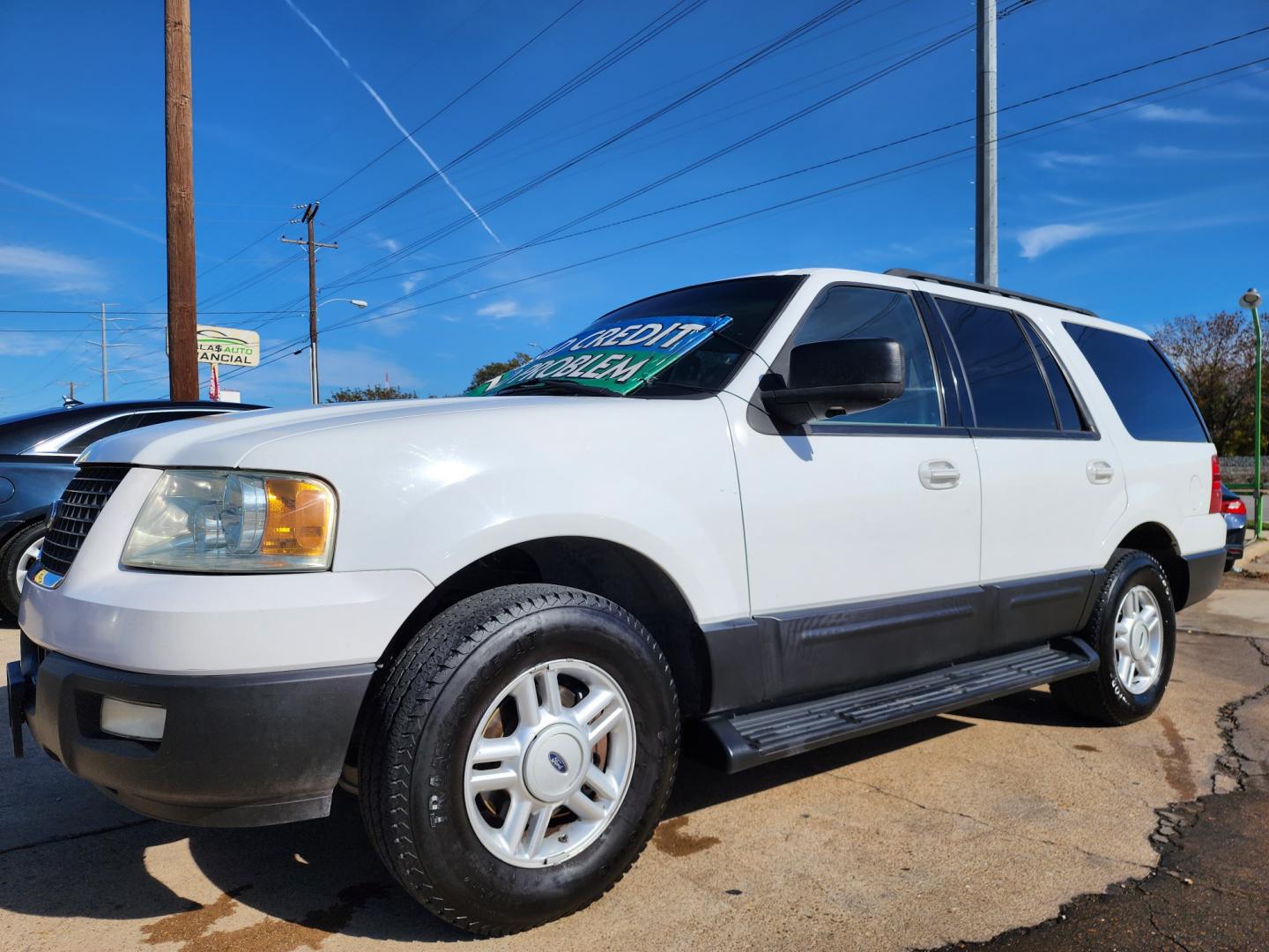 2005 WHITE Ford Expedition XLT (1FMPU15555L) with an V8 engine, AUTO transmission, located at 2660 S.Garland Avenue, Garland, TX, 75041, (469) 298-3118, 32.885551, -96.655602 - Welcome to DallasAutos4Less, one of the Premier BUY HERE PAY HERE Dealers in the North Dallas Area. We specialize in financing to people with NO CREDIT or BAD CREDIT. We need proof of income, proof of residence, and a ID. Come buy your new car from us today!! This is a Super Clean 2005 FORD EXPED - Photo#7